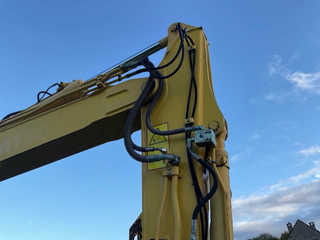 2011 komatsu pw160-7eo banden graafmachine - afbeelding 4 van  34