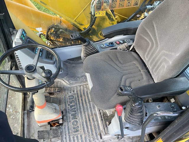 2011 komatsu pw160-7eo banden graafmachine - afbeelding 10 van  34