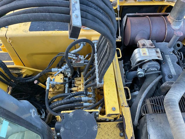 2011 komatsu pw160-7eo banden graafmachine - afbeelding 22 van  34