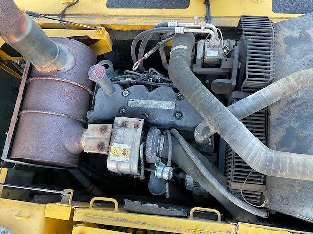 2011 komatsu pw160-7eo banden graafmachine - afbeelding 24 van  34