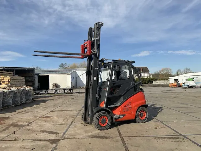 2011 linde h40t-01 vorkheftruck - afbeelding 12 van  24