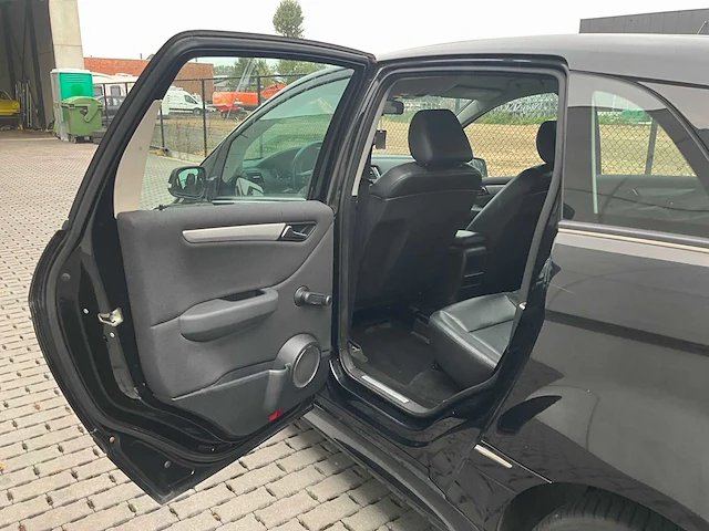 2011 mercedes-benz b 180 cdi 245 personenauto - afbeelding 4 van  32