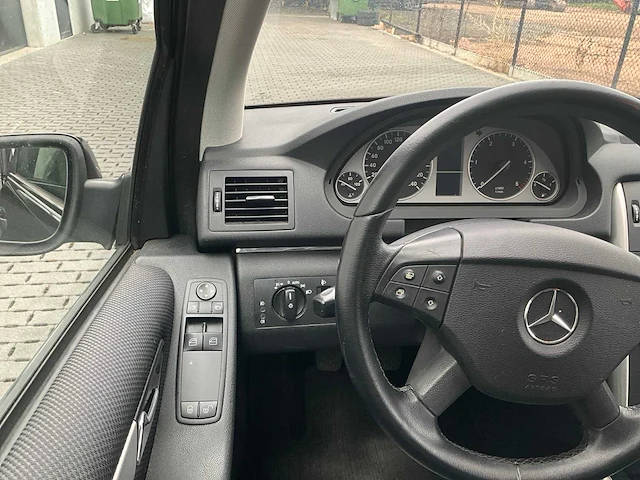 2011 mercedes-benz b 180 cdi 245 personenauto - afbeelding 8 van  32