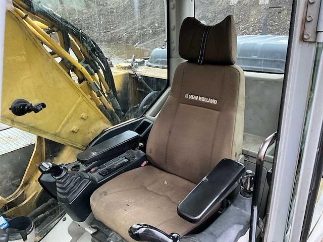 2011 new holland e215b rupsgraafmachine - afbeelding 17 van  33