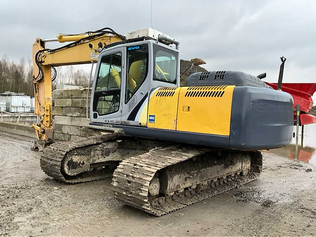 2011 new holland e215b rupsgraafmachine - afbeelding 29 van  33