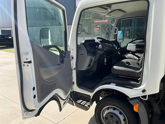 2011 nissan cabstar 2.5 dci met meubelkast lichte vrachtwagen - afbeelding 2 van  43