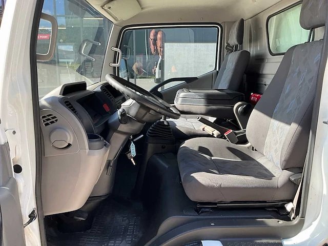 2011 nissan cabstar 2.5 dci met meubelkast lichte vrachtwagen - afbeelding 3 van  43