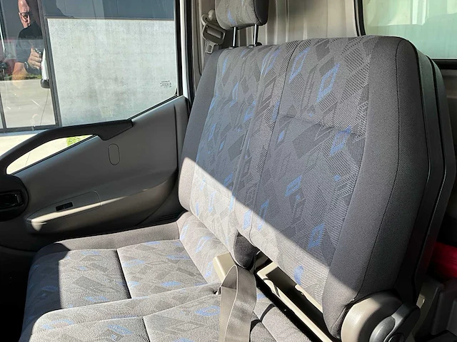 2011 nissan cabstar 2.5 dci met meubelkast lichte vrachtwagen - afbeelding 8 van  43