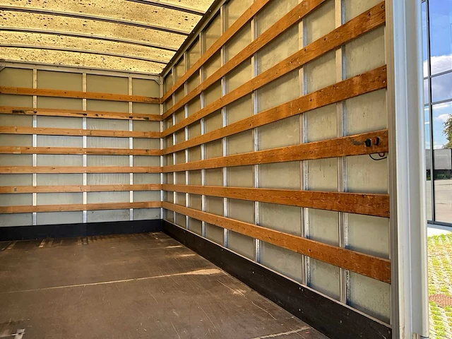 2011 nissan cabstar 2.5 dci met meubelkast lichte vrachtwagen - afbeelding 25 van  43