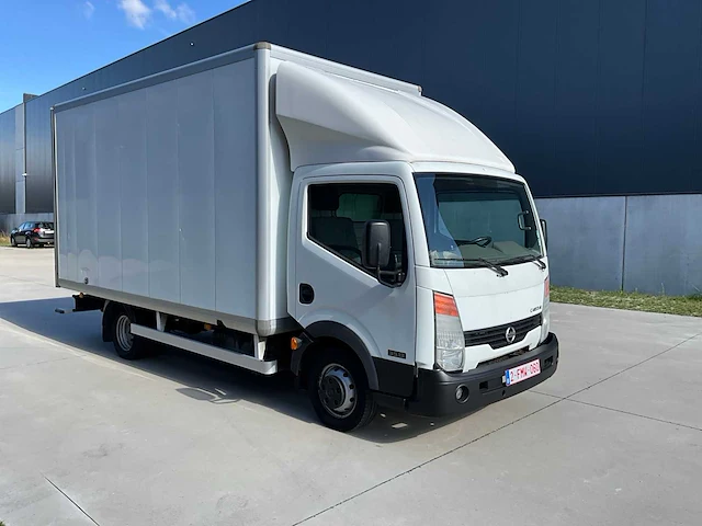 2011 nissan cabstar 2.5 dci met meubelkast lichte vrachtwagen - afbeelding 42 van  43