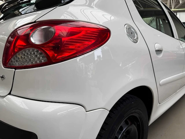 2011 peugeot 206 benzine - afbeelding 22 van  22