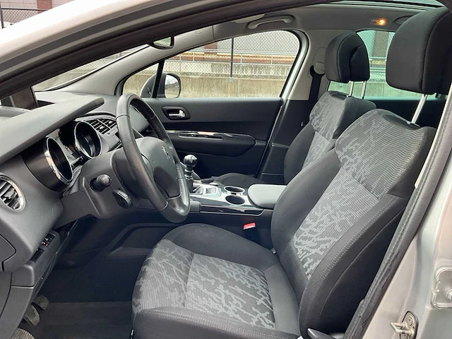 2011 peugeot 3008 personenauto - afbeelding 15 van  46