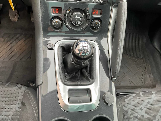 2011 peugeot 3008 personenauto - afbeelding 25 van  46