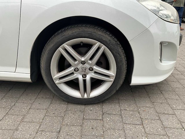 2011 peugeot 308 personenauto - afbeelding 11 van  50