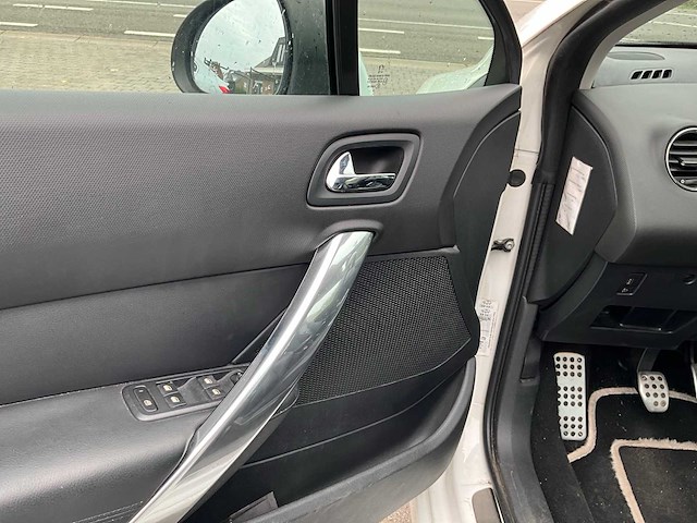 2011 peugeot 308 personenauto - afbeelding 24 van  50