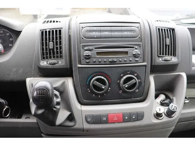 2011 peugeot boxer bedrijfswagen - afbeelding 2 van  18