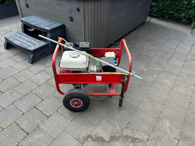 2011 pramac e4000 stoomgenerator - afbeelding 1 van  6