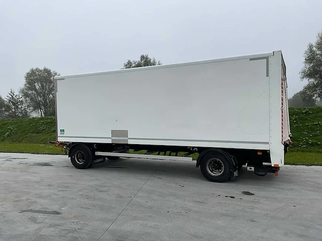 2011 rac10.10n - renders gesloten aanhangwagen met laadbrug - afbeelding 28 van  33