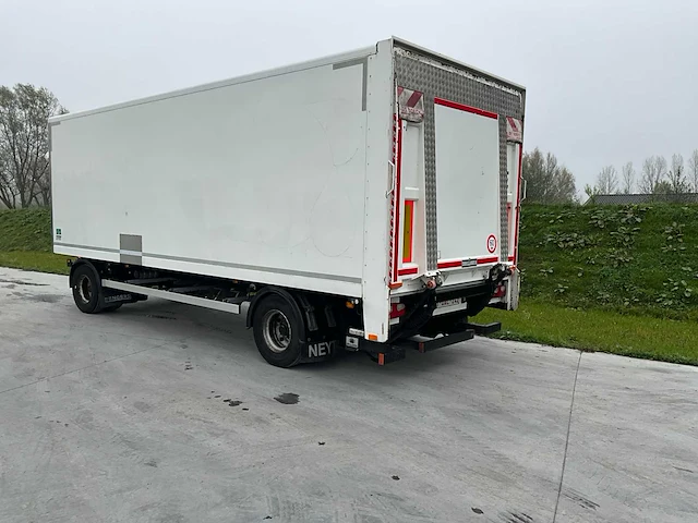2011 rac10.10n - renders gesloten aanhangwagen met laadbrug - afbeelding 29 van  33