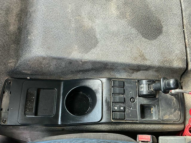 2011 renault kerax 460 tridem vrachtwagen met kraan en container - afbeelding 7 van  45