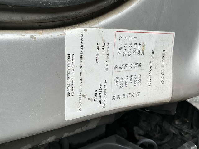 2011 renault kerax 460 tridem vrachtwagen met kraan en container - afbeelding 33 van  45