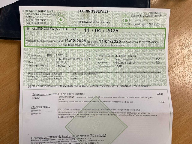 2011 renault kerax 460 tridem vrachtwagen met kraan en container - afbeelding 38 van  45