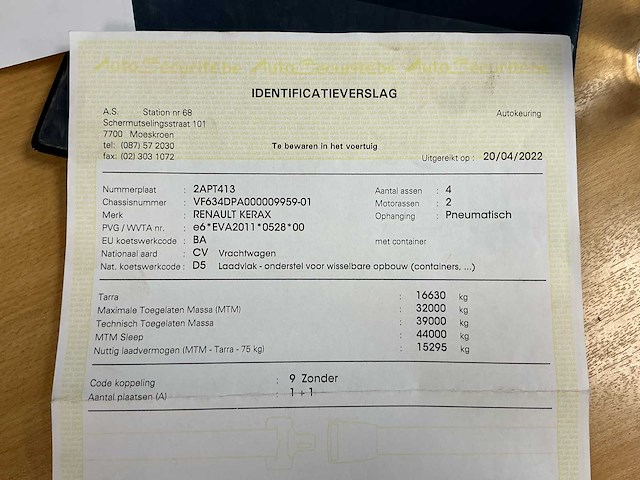 2011 renault kerax 460 tridem vrachtwagen met kraan en container - afbeelding 39 van  45