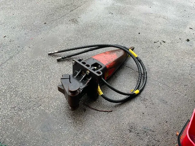 2011 sandvik br 211 hydraulische breekhamer - afbeelding 3 van  4