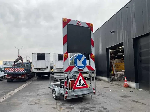 2011 stuer-egghe lp22eg ledbord 120 signalisatie aanhangwagen - afbeelding 1 van  17