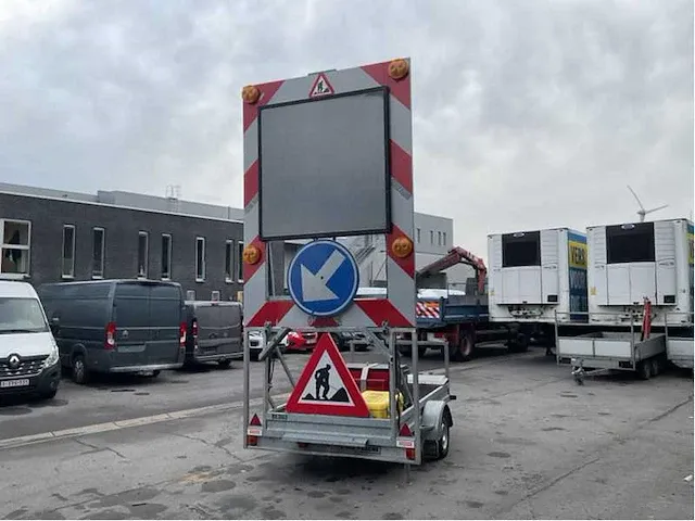 2011 stuer-egghe lp22eg ledbord 120 signalisatie aanhangwagen - afbeelding 10 van  17