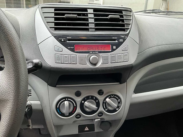 2011 suzuki alto personenauto - afbeelding 6 van  27