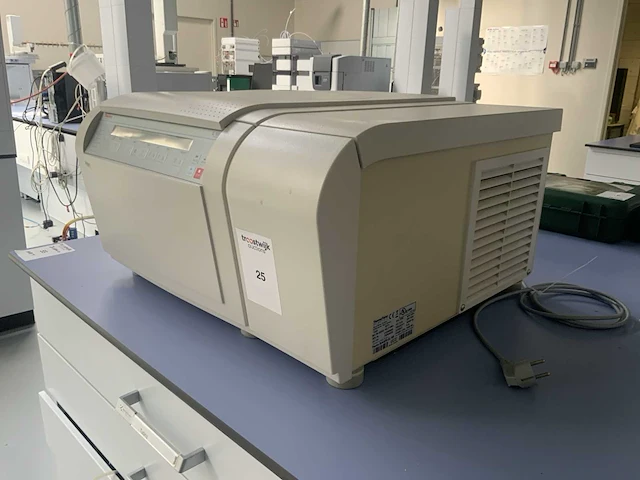 2011 thermo fisher sl 16 r centrifuge - afbeelding 3 van  7