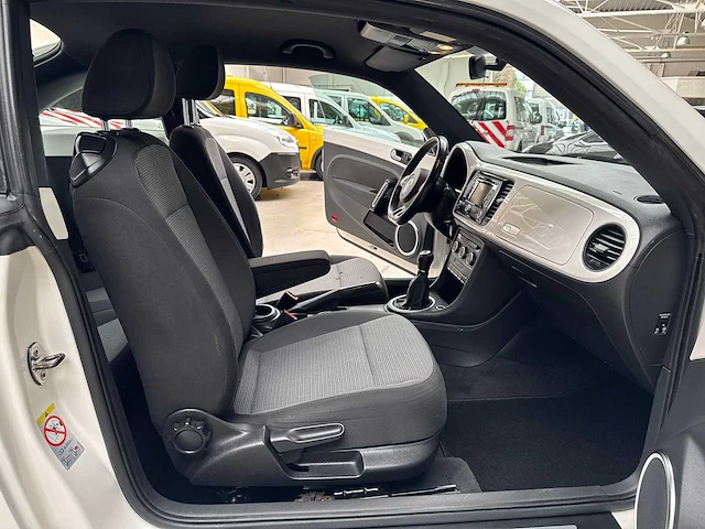 2011 volkswagen beetle benzine - afbeelding 22 van  25