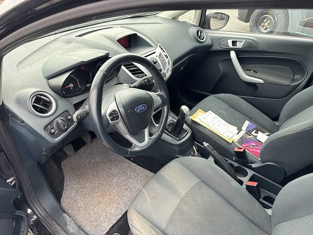 2012 - ford fiesta - personenauto - afbeelding 10 van  31