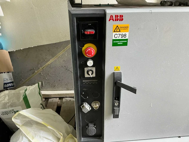 2012 abb irc5 controller m2004 industriële robot - afbeelding 14 van  16