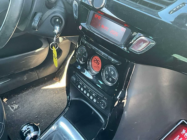 2012 citroën ds3 - afbeelding 8 van  32