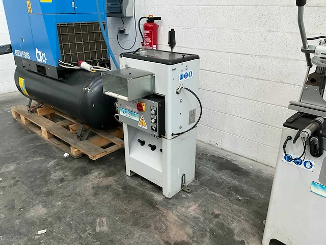 2012 fom industrie jet fr freesmachines met vast bed - afbeelding 1 van  14