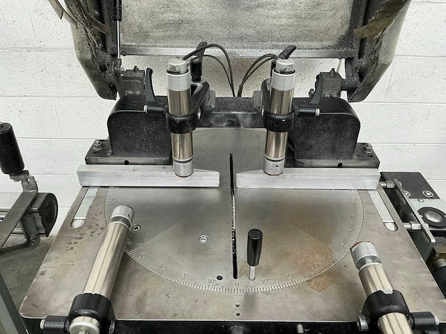 2012 fom industry panda 400 snijmachine - afbeelding 15 van  21