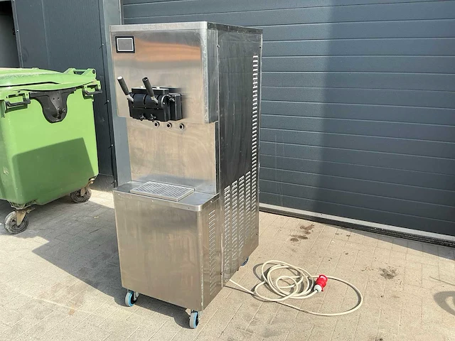 2012 gelmatic softijsmachine - afbeelding 2 van  9