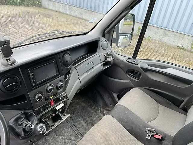 2012 iveco 70c17 vrachtwagen - afbeelding 2 van  27