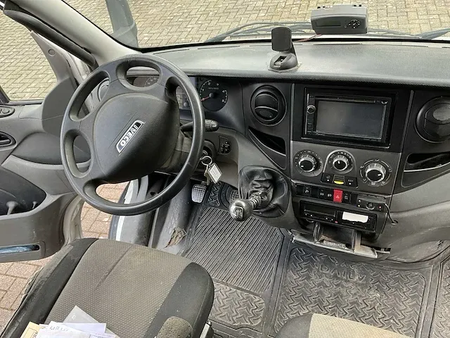 2012 iveco 70c17 vrachtwagen - afbeelding 6 van  27