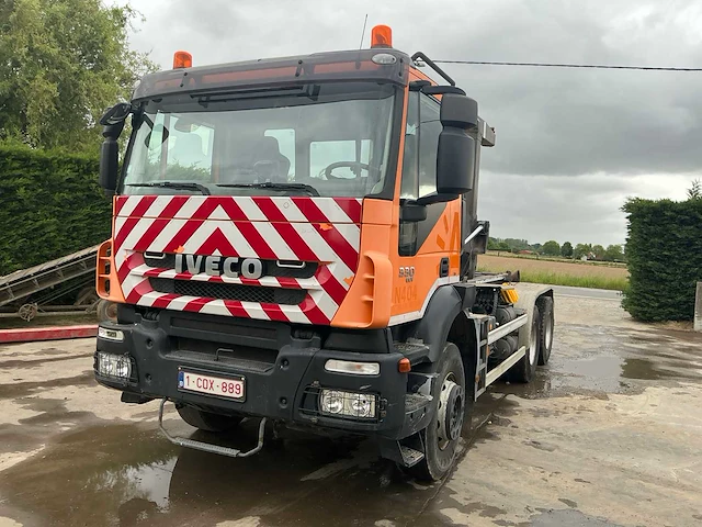 2012 iveco trakker 330 eev vrachtwagen met containerhaak - afbeelding 1 van  27