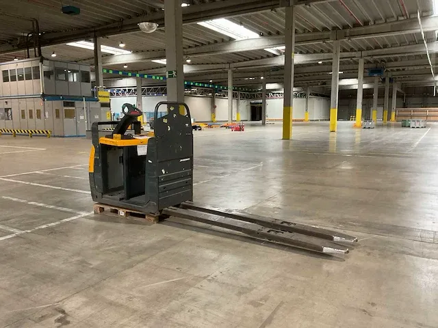2012 jungheinrich ece 225xl orderpicker - afbeelding 1 van  5