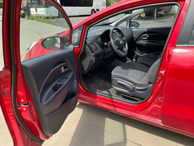 2012 kia new rio personenauto - afbeelding 30 van  30