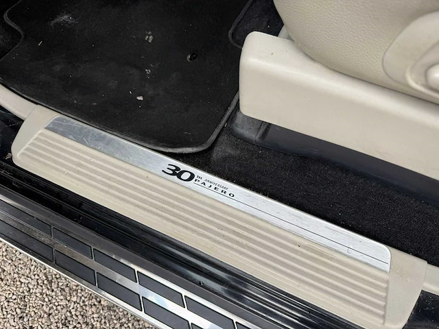 2012 mitsubishi pajero 30th anniversary - afbeelding 9 van  38