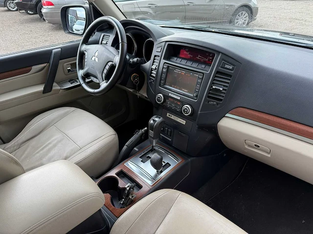 2012 mitsubishi pajero 30th anniversary - afbeelding 11 van  38