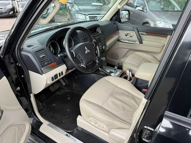 2012 mitsubishi pajero 30th anniversary - afbeelding 37 van  38