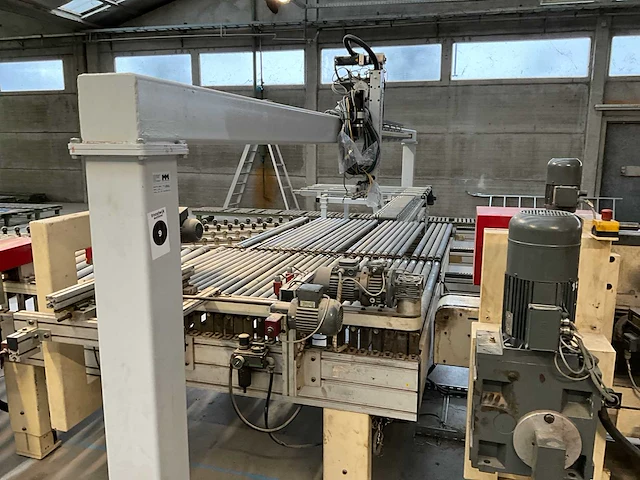2012 mutz afstapelrobot smalle stukken- houtbewerking - houtbewerkingsmachines - afbeelding 1 van  10