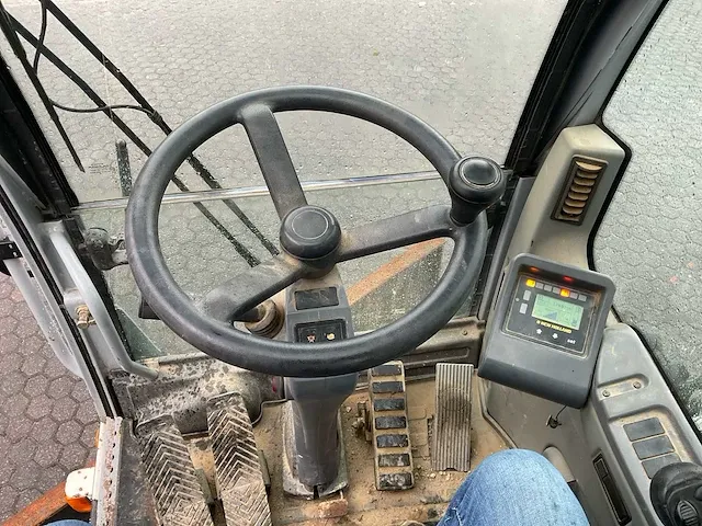 2012 new holland we150 banden graafmachine - afbeelding 25 van  46