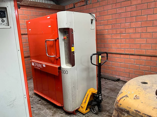 2012 papierperser compactor 3300 - afbeelding 1 van  9